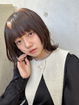 ステラ(stella) 顔周りレイヤー×外はねボブ