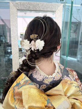 デイジードゥ(Daisy duex) サイド編みおろしヘアアレンジ