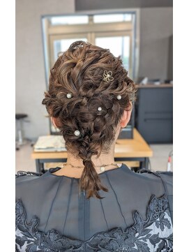 テラスプラス(テラス+) お呼ばれヘアセット　編みおろし　ミディアム