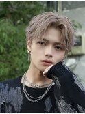 メンズヘアセンターパートグレージュカラー