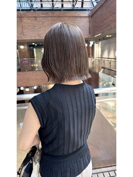 イオエ 梅田(ioe) ミルクティーベージュ/レイヤーボブ /髪質改善/縮毛矯正