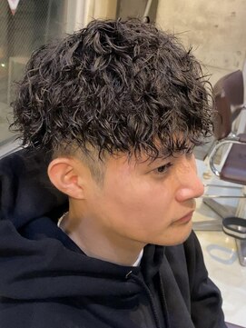 レタッチバイフィフス(RETOUCH by fifth) 原宿ツイストスパイラルパーマメンズカットマッシュウルフ緩め