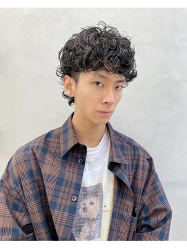 シゼン(SHIZEN) ツーブロック×カーリーパーマ