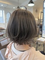 ビズヘアー グランバース(bisou hair grandbase)&nbsp;ハイライト/ブラウンベージュ/くびれボブ