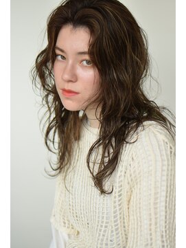 ナル(nalu.) センターパートで作る！お洒落ロングスタイル