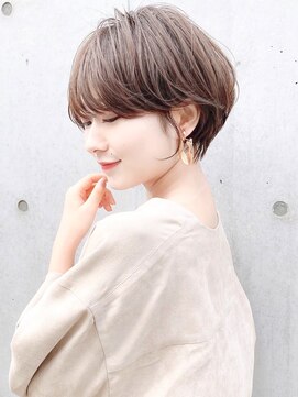 アンド ストーリーズ(&STORIES) 大人可愛い前髪なしひし形/20代/30代/40代/白髪ぼかし