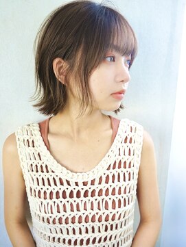 プラグ バイ ネオリーブ(plug by neolive) 外ハネ　切りっぱなしボブ　N