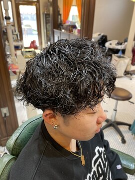バーバー アカダマ メンズ波巻きパーマ