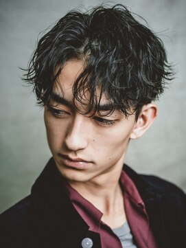 オーシャントーキョーオーバー 渋谷(OCEAN TOKYO OVER) スーツ短髪ツーブロック束感モテるパーママッシュ黒髪