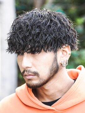 アルファ 新宿(alpha) フェザーパーマ/ブルーブラック/刈り上げセンターパート[新宿]