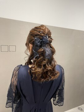 オン(ON) ハーフアップアレンジ