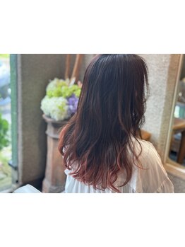 失敗したくない方にオススメ!!絶妙な空気感を操るパーマの得意な女性スタイリストが「なりたい」に応えます