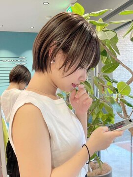 ノエ トトン(noe tton) イメチェン/ホワイトブロンド/外ハネボブ/美髪/名駅6