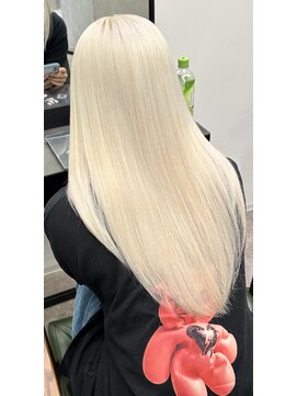 モニカ 原宿店(MONIQA) ホワイトブロンド