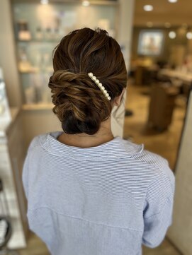 ルシードスタイル　ムースユイット(LUCIDO STYLE mousse8) スッキリまとめたシニヨンスタイル