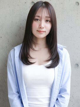 上品なツヤ質感で作る大人の抜け感ミディアムストレート