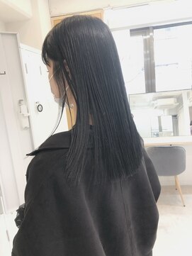 ルッソ チアロ(Lusso chiaro) アッシュブラック/トリートメントストレート/大人かわいい