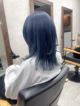 リアン(lien) ウルフレイヤーカット×ネイビーブルー