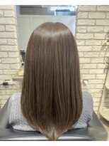 ルームス(ROOMS)&nbsp;40代からの極上艶カラー。白髪をぼかす透明感×潤いストレート