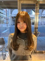 ルチア パリ(Luccica PARIS)&nbsp;オリーブカラーに控えめレイヤー