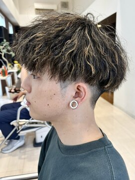 ワイボンドヘアー(Y bond hair) 無造作パーマツイストスパイラルパーマツーブロックメンズカット