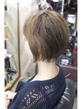 オーバーキャプテンネイキッド(OVER CAPTAIN NAKED) トップボリューミーラウンドショートボブ