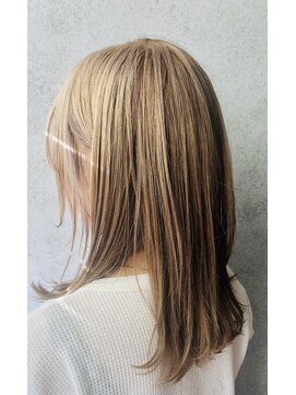 ヘアサロンM 新宿 ロイヤルミルクティーベージュ