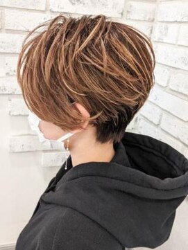 ミーティア バイ クアトロ(Meteor By QUATRO) ハイライトたっぷりハンサムショート★