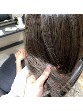 ニール(Neale.) グレージュ