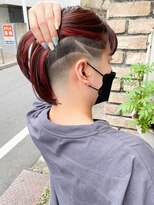 スキンフェード女子 刈り上げ女子 インナーカラー ピンク
