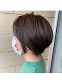 ショートヘア×細めハイライト