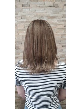 コモド ヘアー メイク(comodo hair make) 外ハネロングボブ