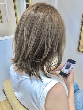 エメ(Aimer) ベージュハイライト