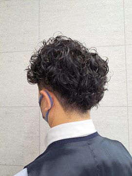 ノミネーション(Nomination) 刈り上げショート×ツイストスパイラルパーマ