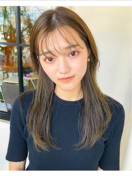 フルール(hair place Fleur) 流行りの薄め前髪×ミディアムロングヘア