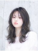 レイヤーカット 前髪 ウェットヘア こなれミディ