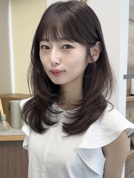 ビュー フクオカ(VIEW FUKUOKA) 小顔レイヤーカット×ナチュラルグレージュ30代40代50代