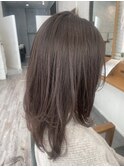 【くびれレイヤー】アッシュグレージュセミロング