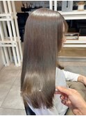 透明感グレージュカラー