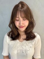 シックス(SIX) NAO アッシュベージュ/ベージュ/ふんわりミディアム/表参道/渋谷