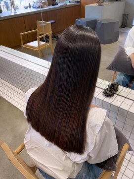 ニーイチイチ(211) 小顔に見えるぷっつりカット