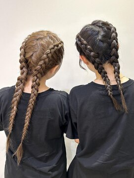 フーバイケンジ(fuu + KENJE) フェスにオススメ編み込みアレンジ☆/大谷