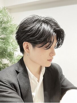 バイエイト(X８) 名古屋名駅フェザーショート韓国ヘアセンターパート