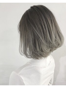 シエスタ バイ アンブルリュクス(siesta by amble luxe) グレーカラー☆立体感ボブ☆