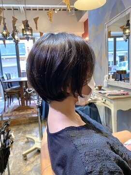 美容室 フィックス 《丸みショート》