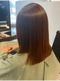 大人ピレンジカラーナチュラルストレート切りっぱなしミディアム