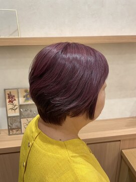 ヴィフアヴェダ(Vif AVEDA) ワインレッド/艶カラー/ショートカット