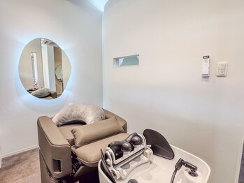 コルマーノ(COL MANO)の写真/美術館のようなこだわりの半個室で人の視線も気にならない◎ゆったりとした癒しの時間をお過ごしください＊