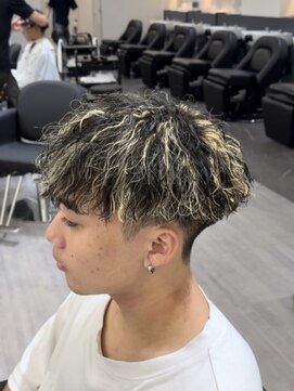 ビカムメンズヘアー 栄店(become men's hair) メッシュパーマ/縦落ちパーマ/名古屋メンズパーマ/栄