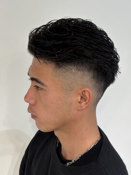 ニアウ 伊勢崎連取店(Niau) MEN’S HAIR/サーフカール/刈り上げセンターパート/伊勢崎